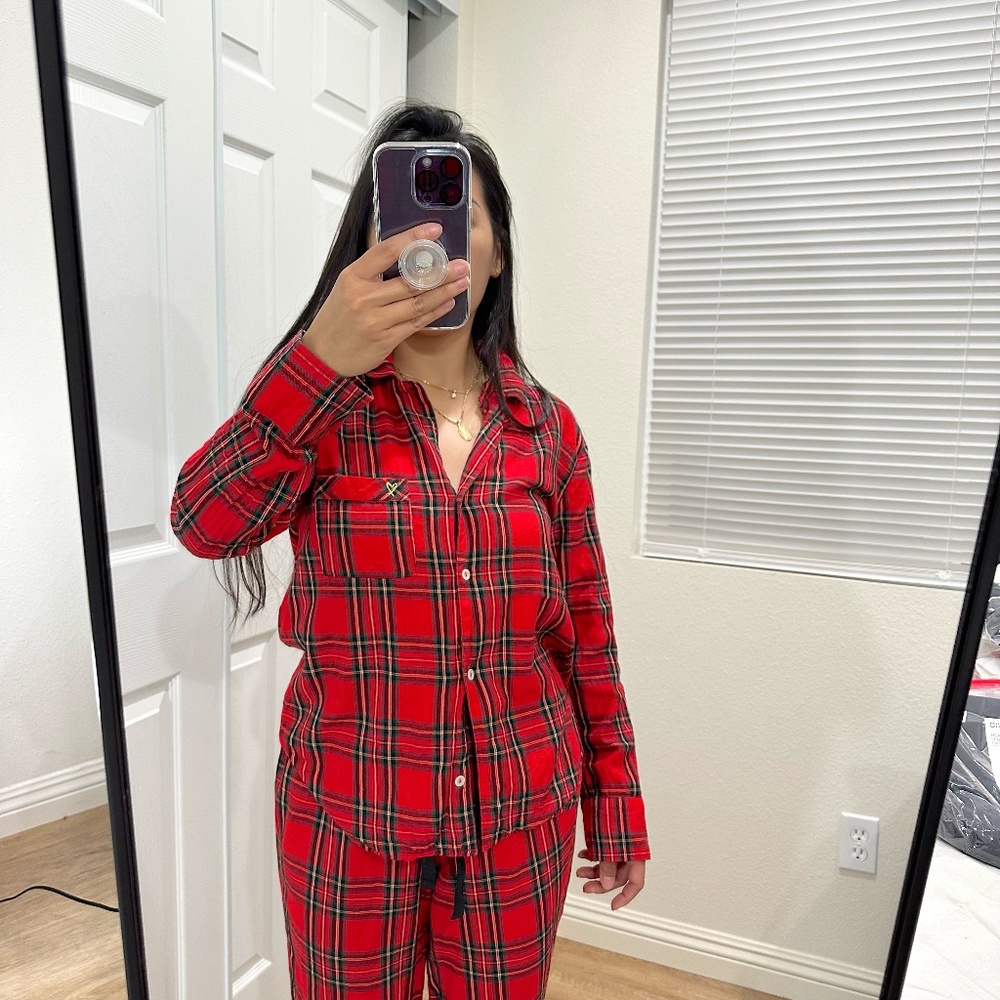 VICTORIA'S SECRET PLAID PAJAMA SET
